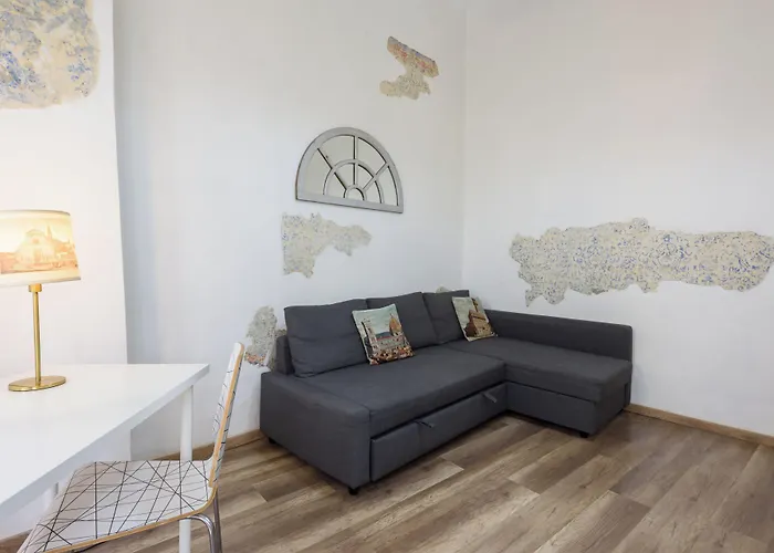 Artist's Refuge By Mmega Apartament *